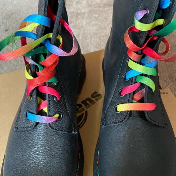 Limited edition doc martens - Picture 2 of 3